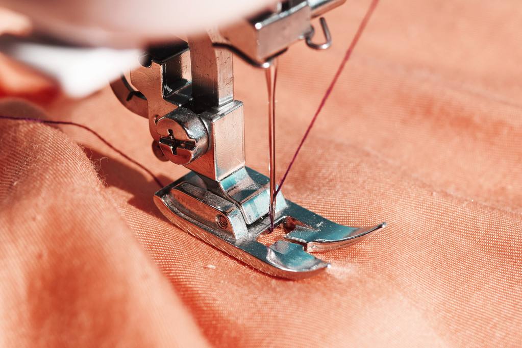 廣東西服定做需要注意的三點